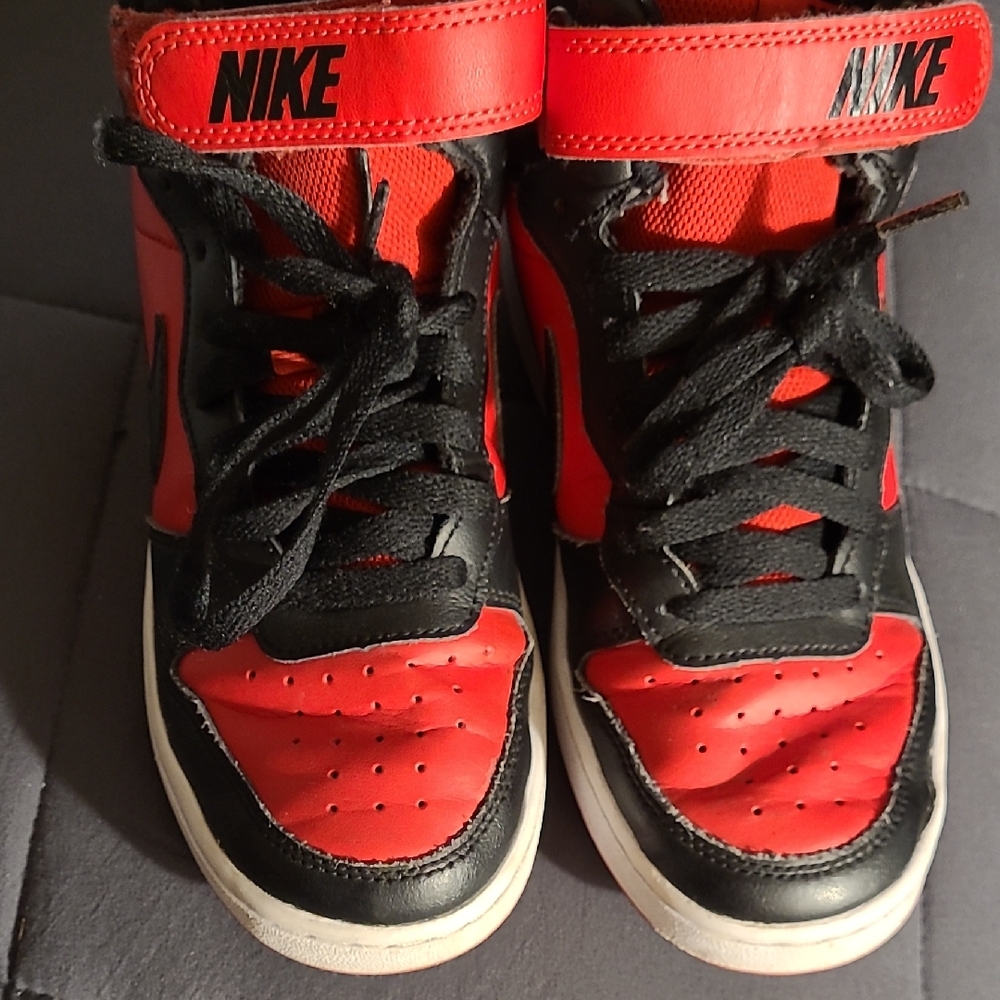Nike Kids Black and Red Sneakers